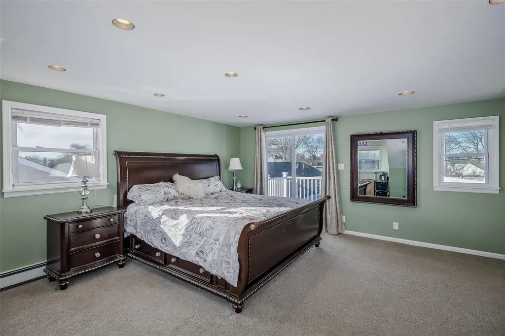 16 Soloff Road Massapequa NY 11758