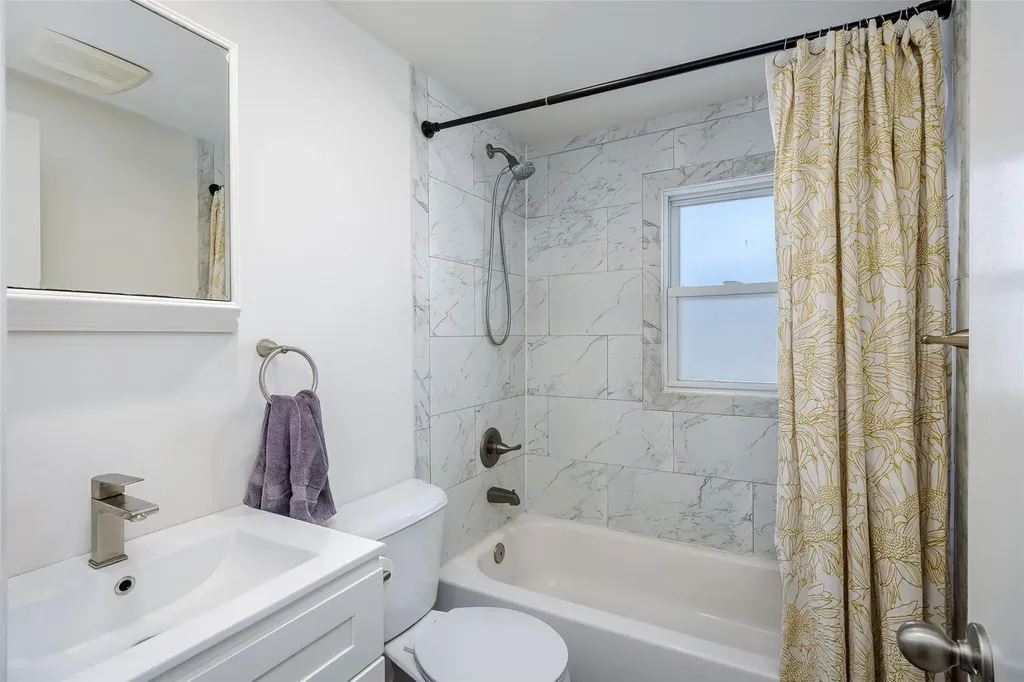 16 Soloff Road Massapequa NY 11758