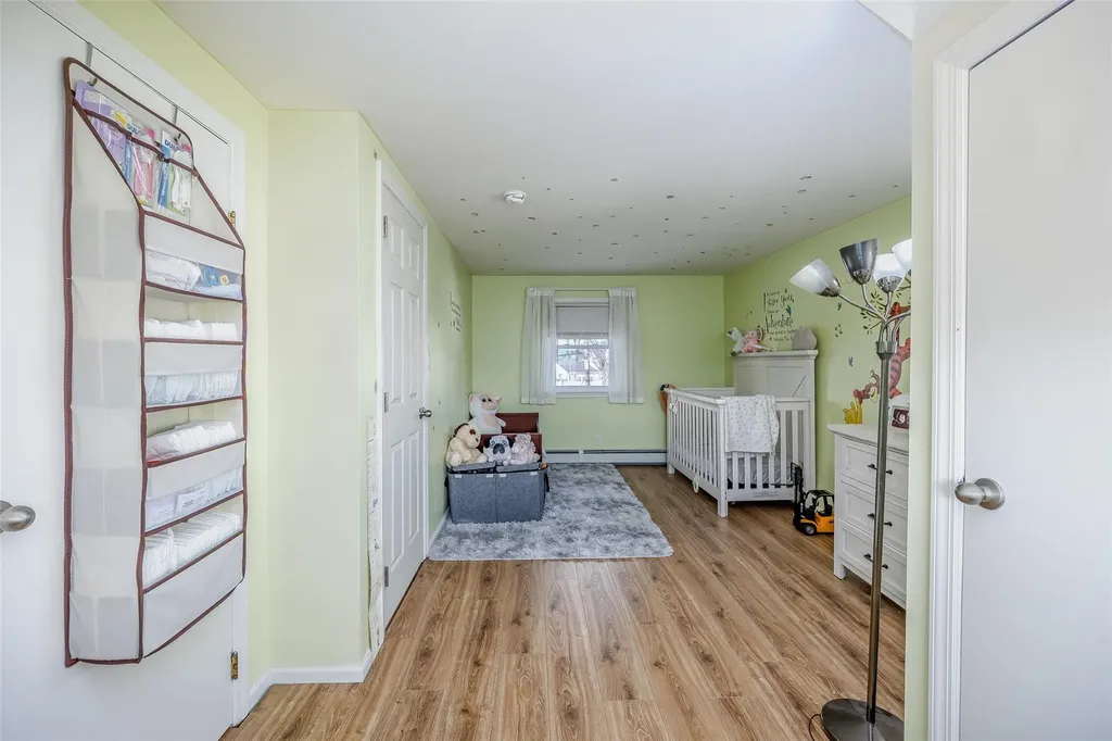 16 Soloff Road Massapequa NY 11758