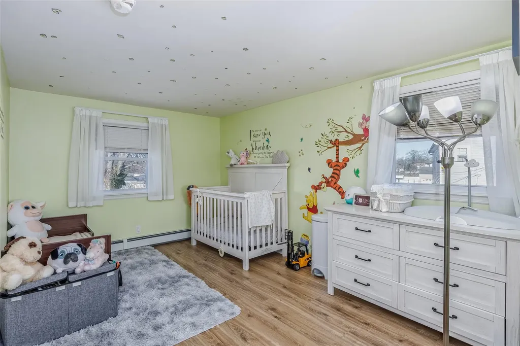 16 Soloff Road Massapequa NY 11758