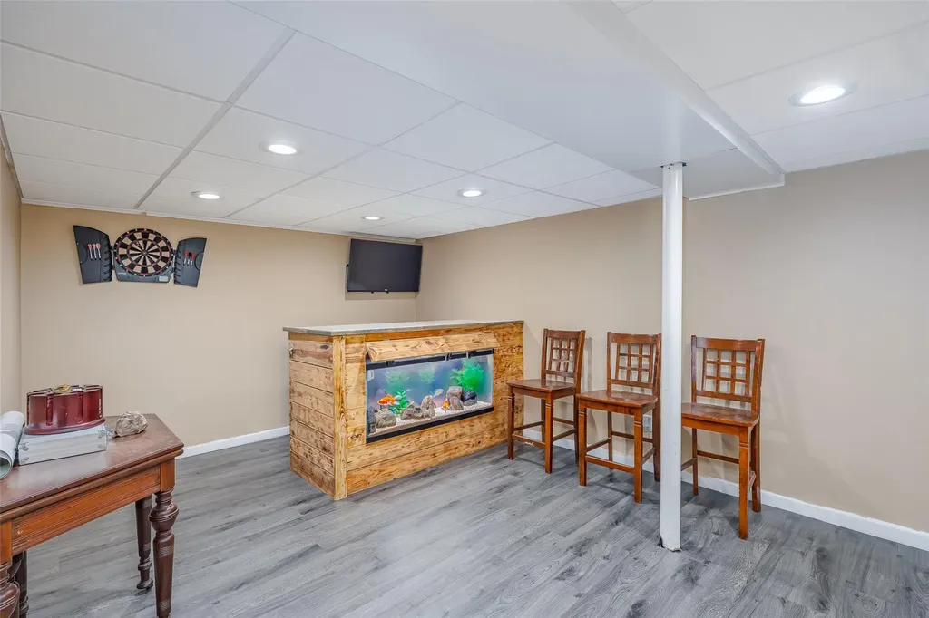 16 Soloff Road Massapequa NY 11758
