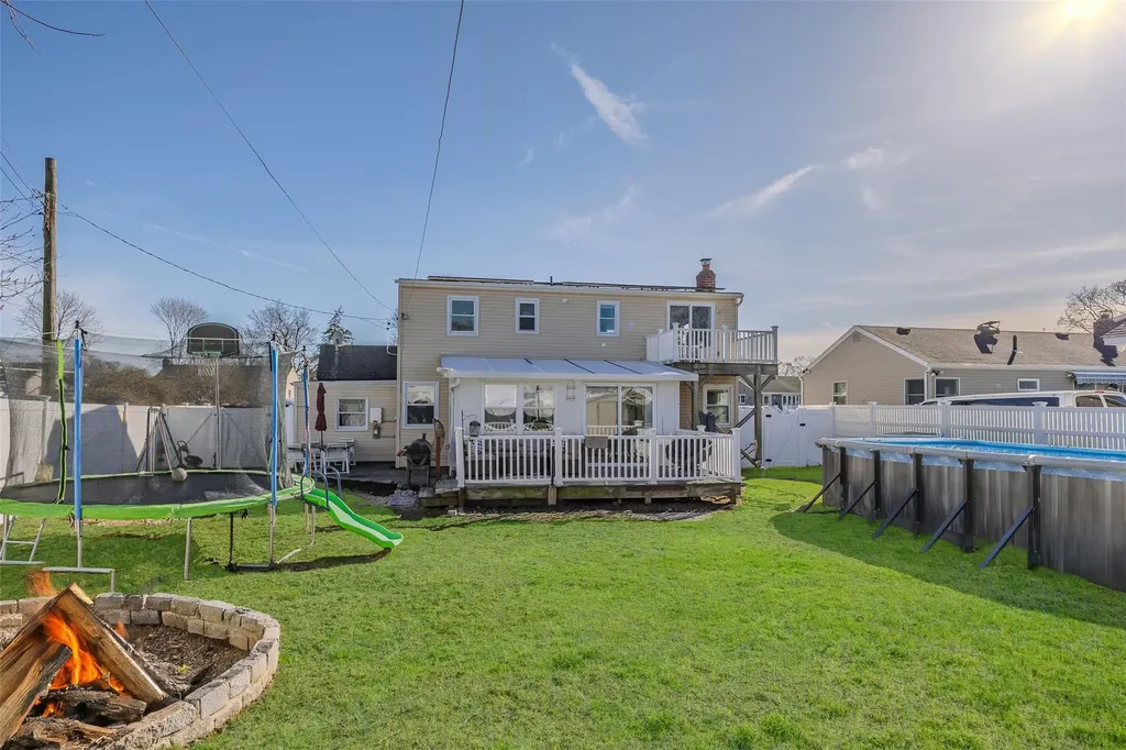 16 Soloff Road Massapequa NY 11758