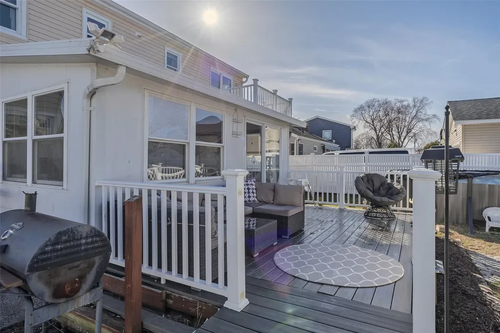 16 Soloff Road Massapequa NY 11758