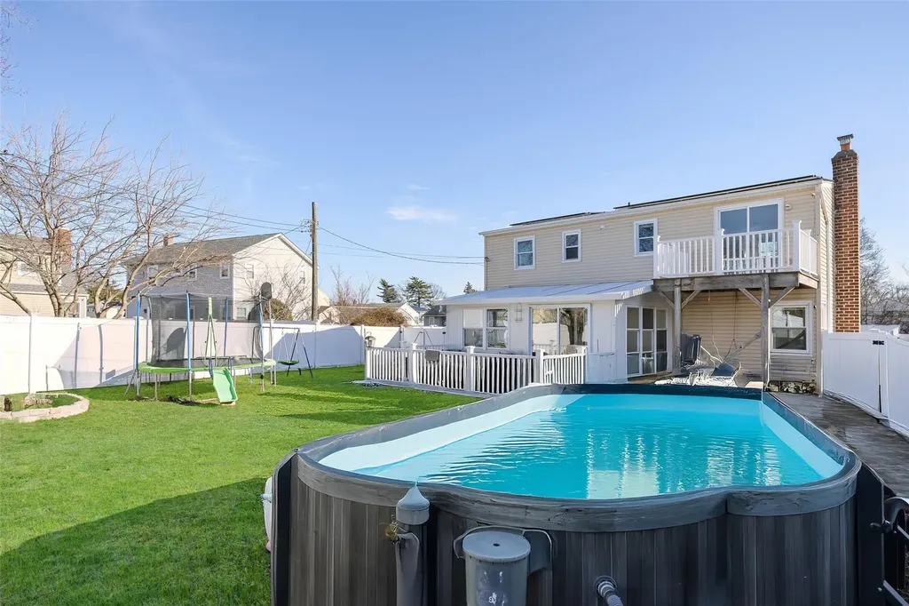 16 Soloff Road Massapequa NY 11758