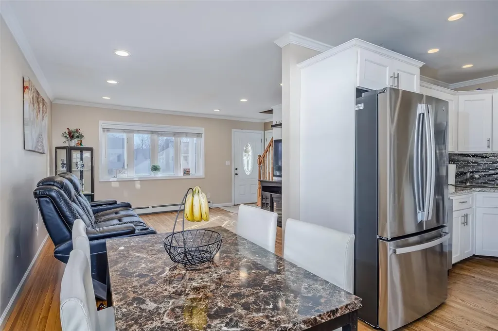 16 Soloff Road Massapequa NY 11758