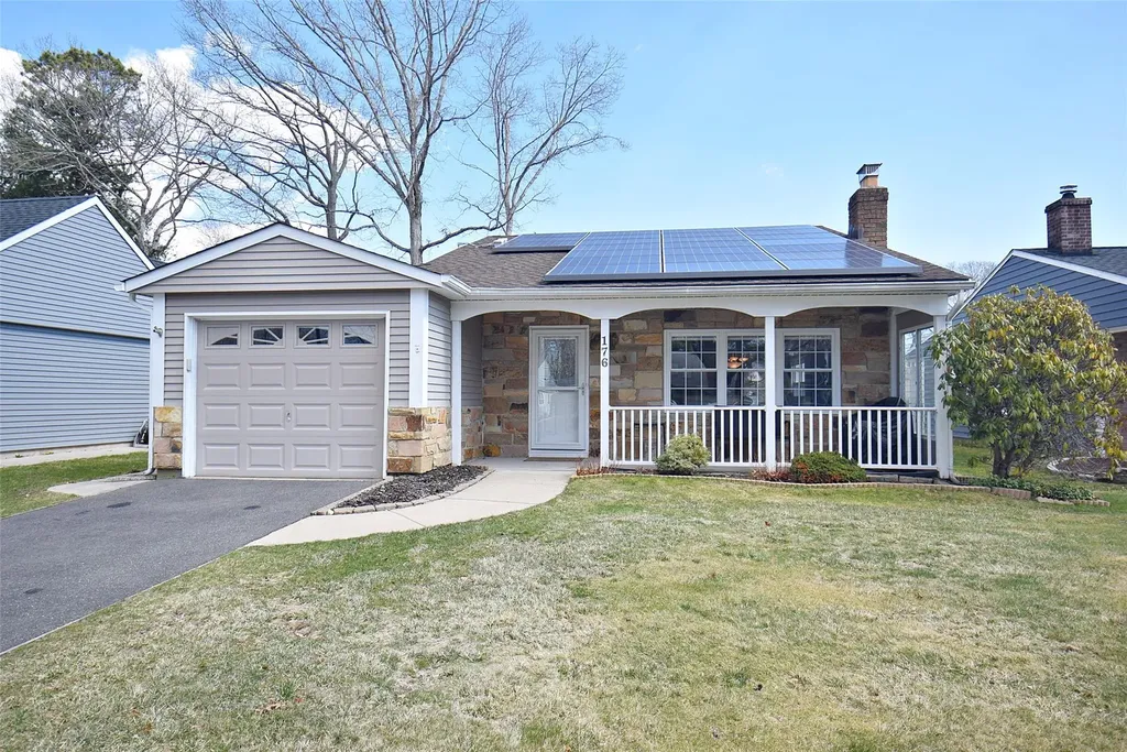176 Canterbury Drive Ridge NY 11961