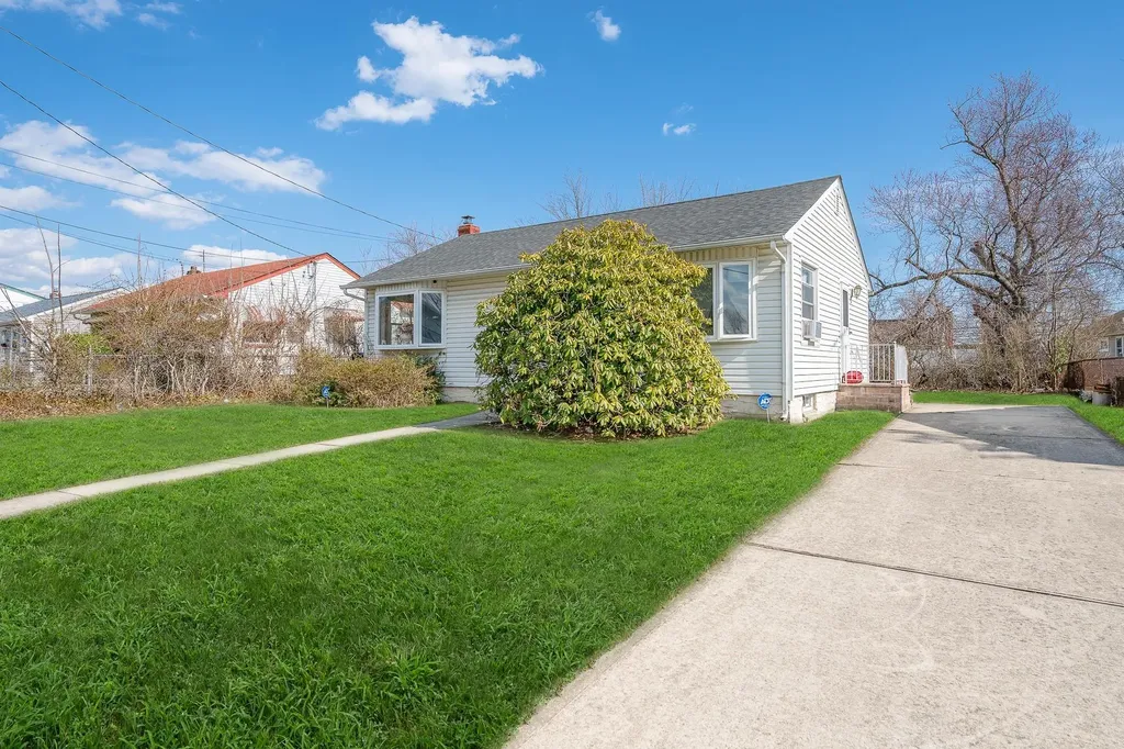 3 Beta Drive Amityville NY 11701