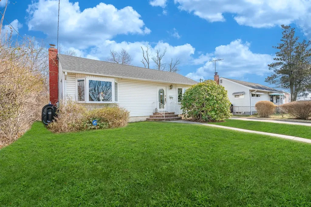 3 Beta Drive Amityville NY 11701