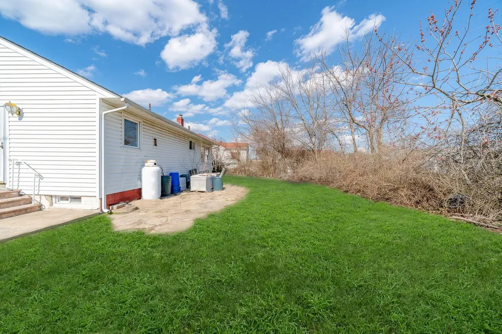 3 Beta Drive Amityville NY 11701