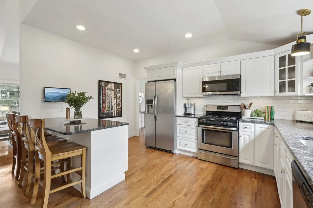 52 Stony Run New Rochelle NY 10804