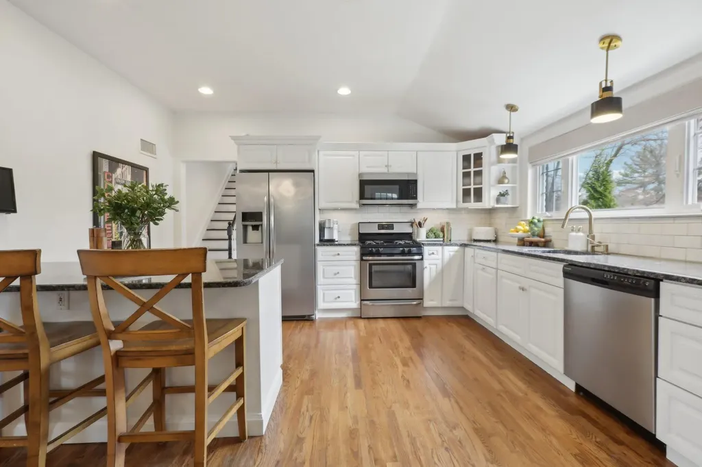 52 Stony Run New Rochelle NY 10804