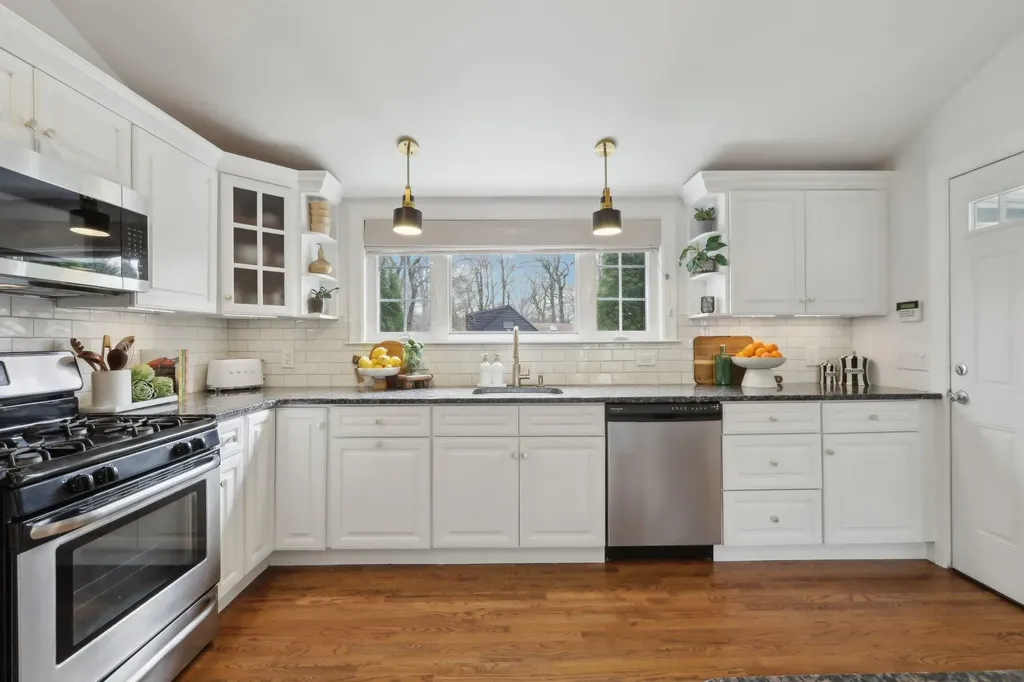 52 Stony Run New Rochelle NY 10804