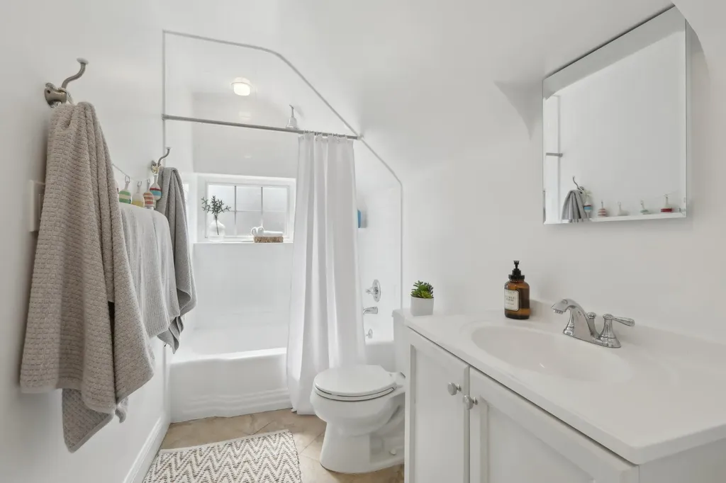 52 Stony Run New Rochelle NY 10804