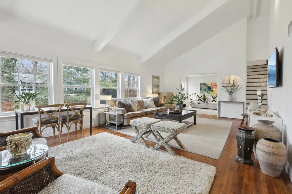 52 Stony Run New Rochelle NY 10804