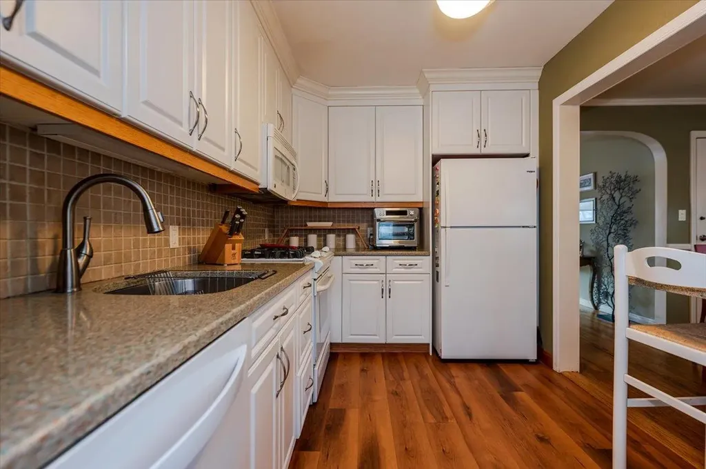 17 Firethorne Lane Valley Stream NY 11581