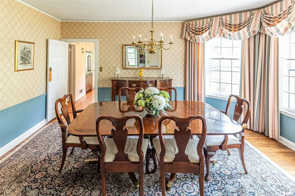 8 Crows Nest Road Bronxville NY 10708