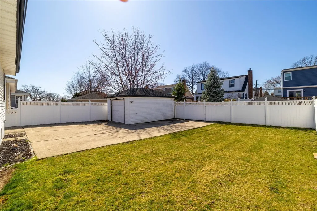 61 Albert Road Valley Stream NY 11580