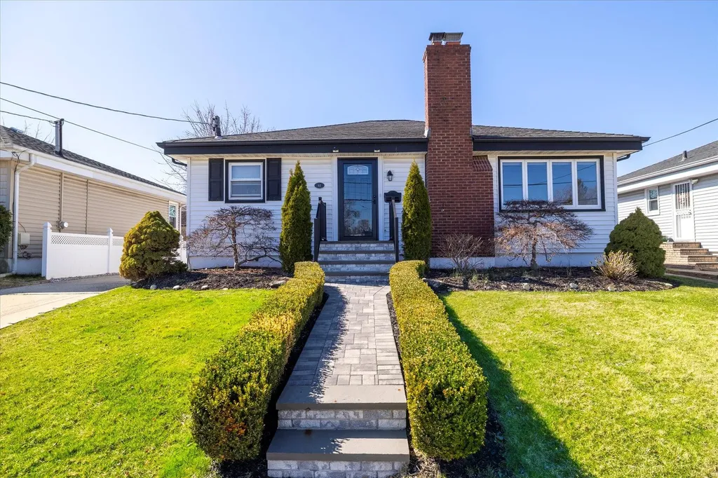 61 Albert Road Valley Stream NY 11580
