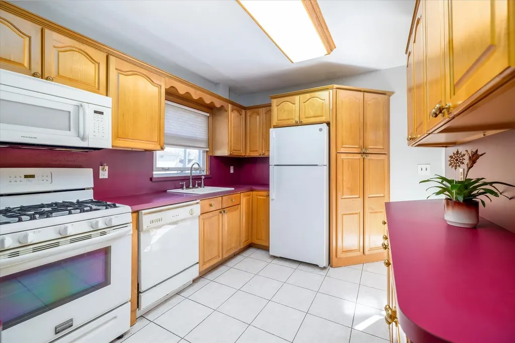 61 Albert Road Valley Stream NY 11580