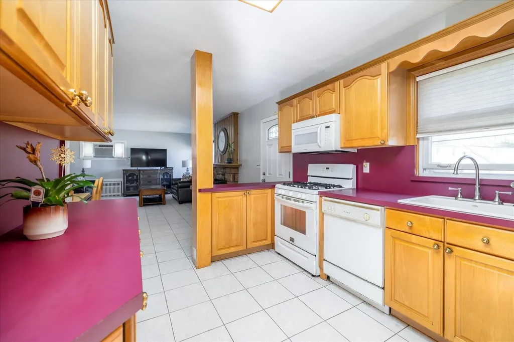 61 Albert Road Valley Stream NY 11580