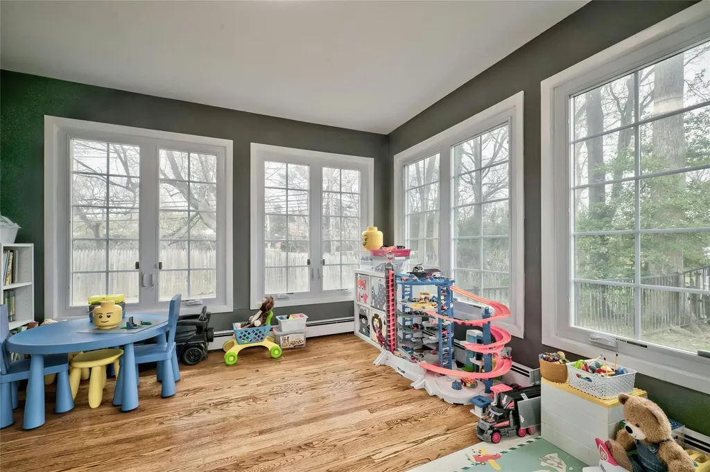 30 Borglum Road Manhasset NY 11030