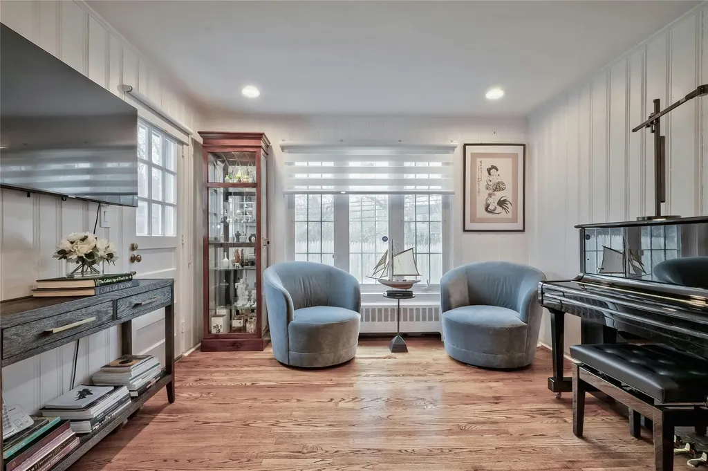 30 Borglum Road Manhasset NY 11030