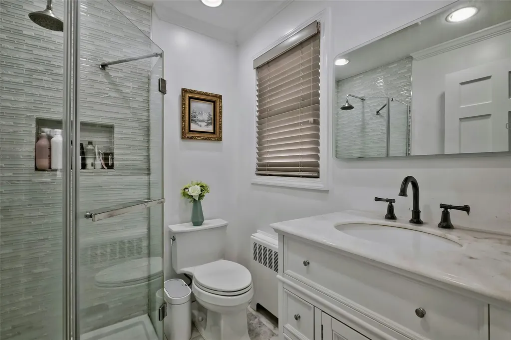 30 Borglum Road Manhasset NY 11030