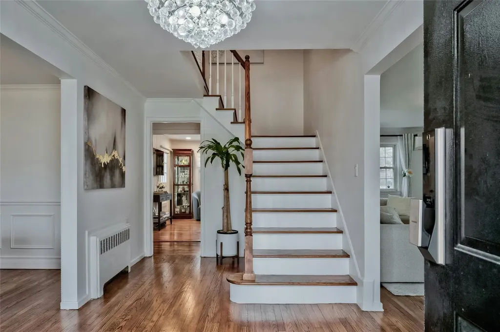 30 Borglum Road Manhasset NY 11030