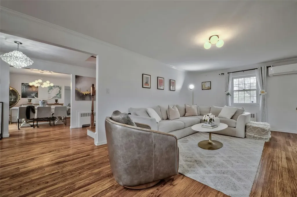 30 Borglum Road Manhasset NY 11030