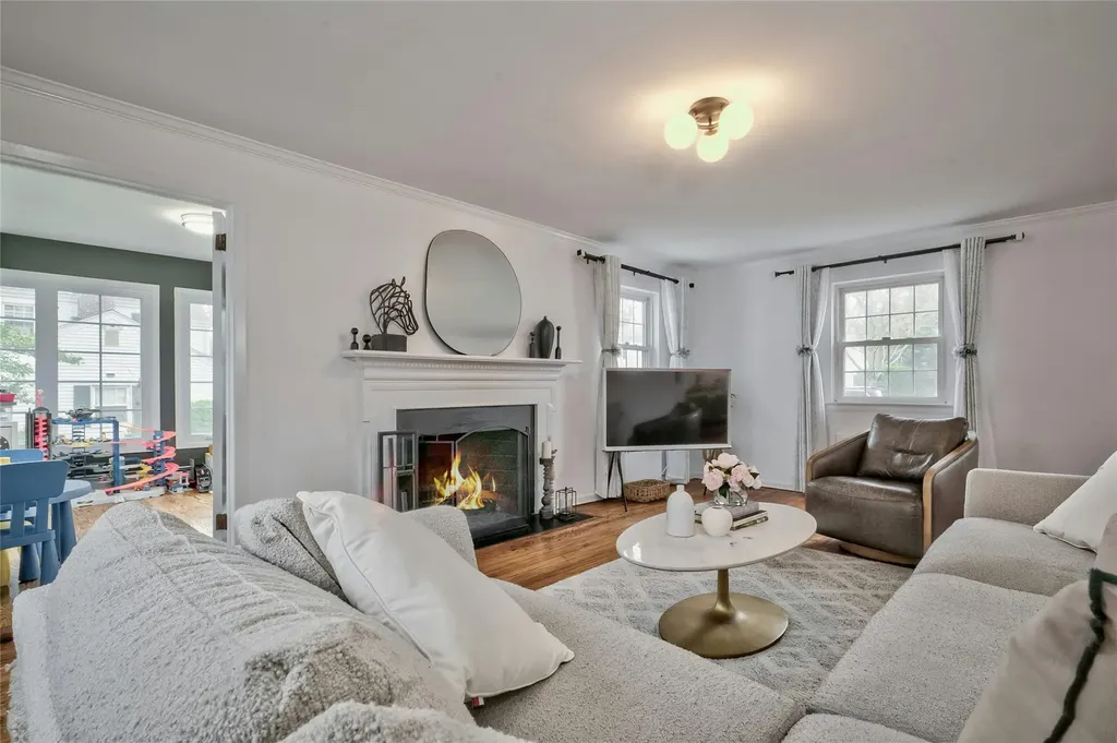 30 Borglum Road Manhasset NY 11030
