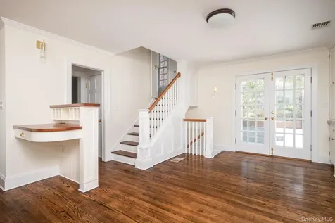 67 3rd Street Garden City NY 11530