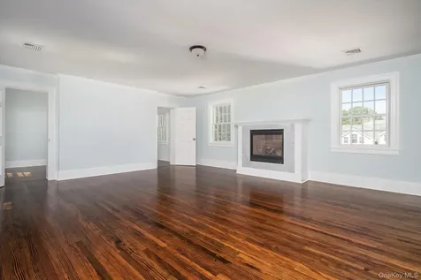 67 3rd Street Garden City NY 11530