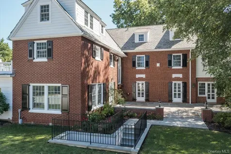 67 3rd Street Garden City NY 11530