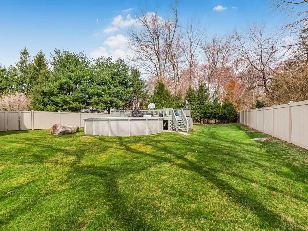 4 Leaf Court Mahopac NY 10541