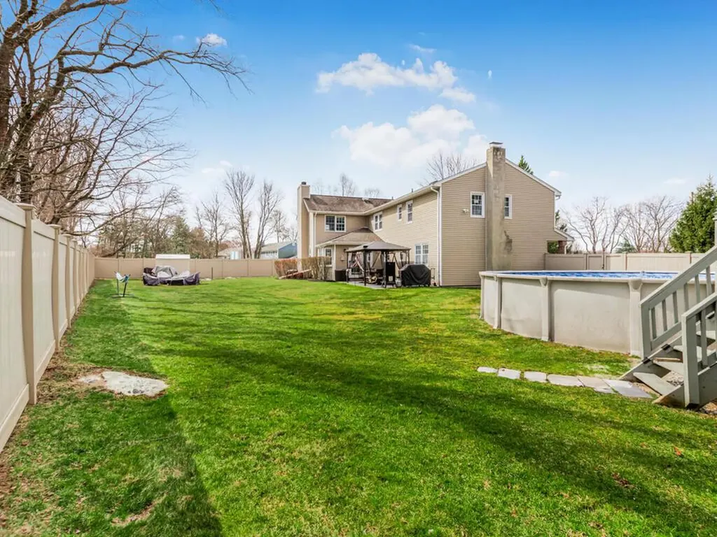 4 Leaf Court Mahopac NY 10541