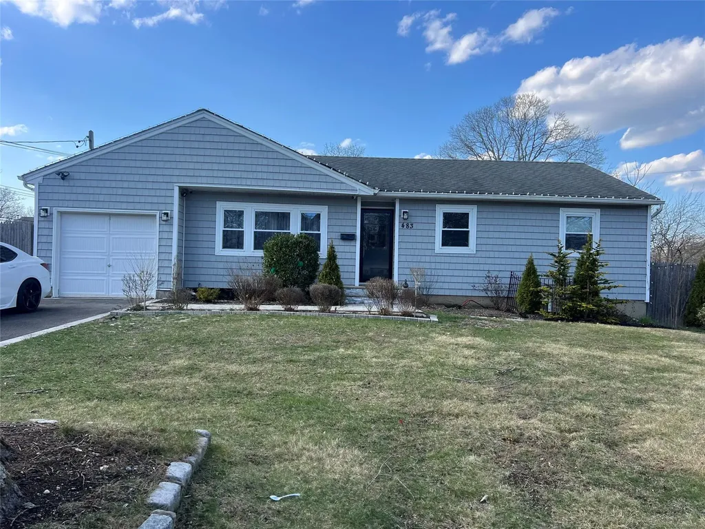 483 Ralph Avenue Central Islip NY 11722
