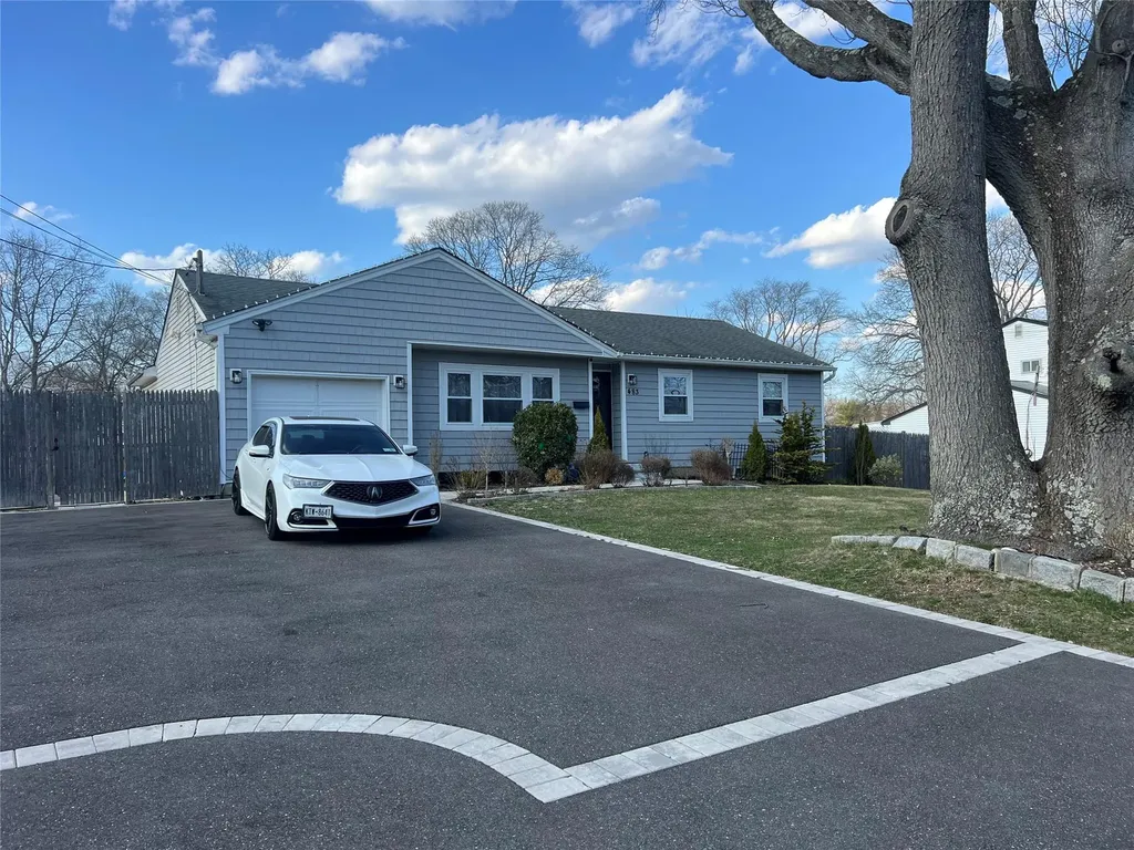 483 Ralph Avenue Central Islip NY 11722