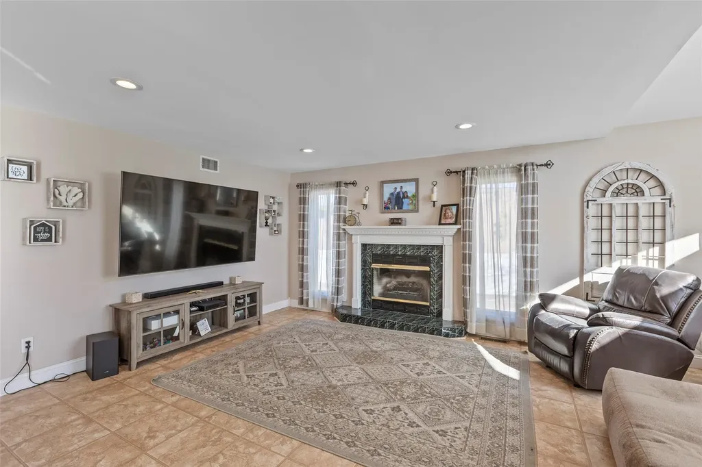 139 Juniper Avenue Ronkonkoma NY 11779