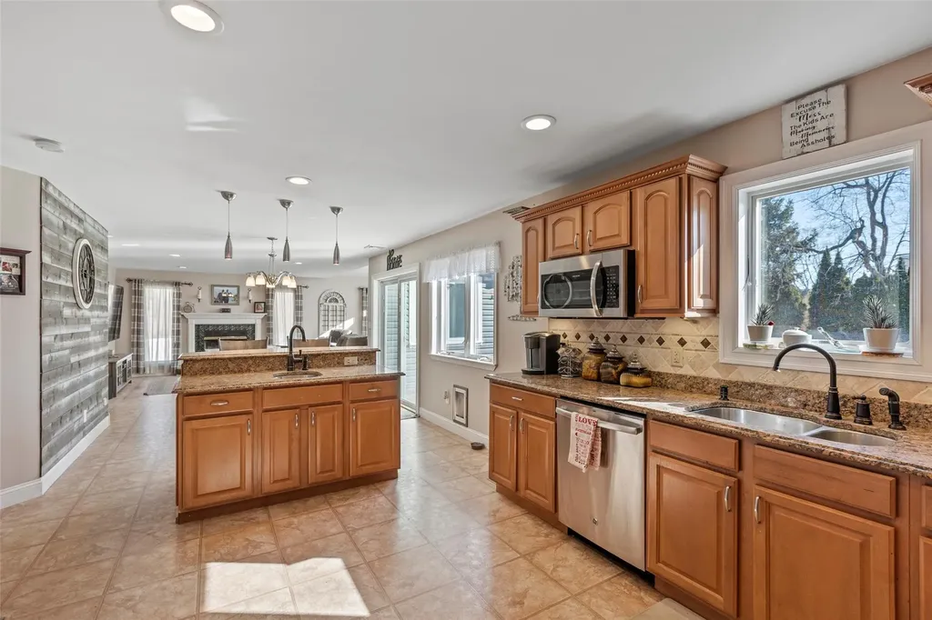 139 Juniper Avenue Ronkonkoma NY 11779