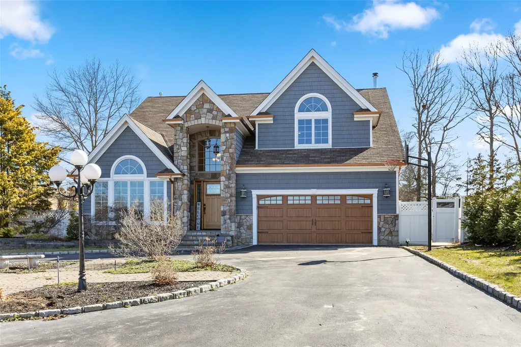 139 Juniper Avenue Ronkonkoma NY 11779