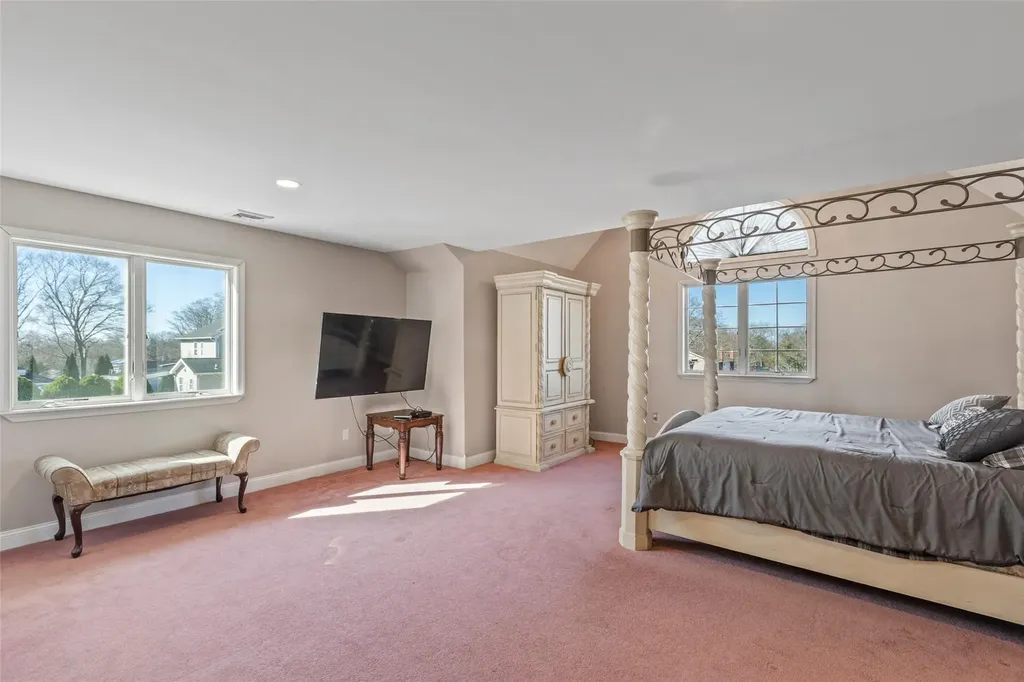 139 Juniper Avenue Ronkonkoma NY 11779
