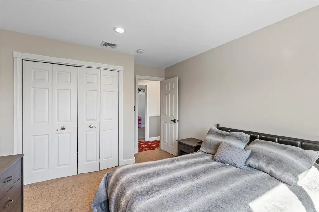 139 Juniper Avenue Ronkonkoma NY 11779