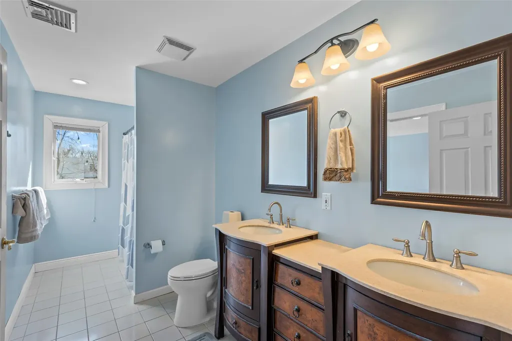 139 Juniper Avenue Ronkonkoma NY 11779