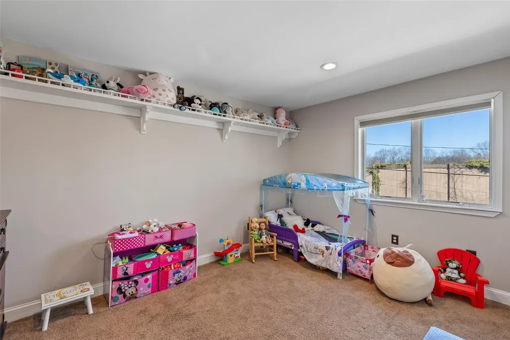 139 Juniper Avenue Ronkonkoma NY 11779