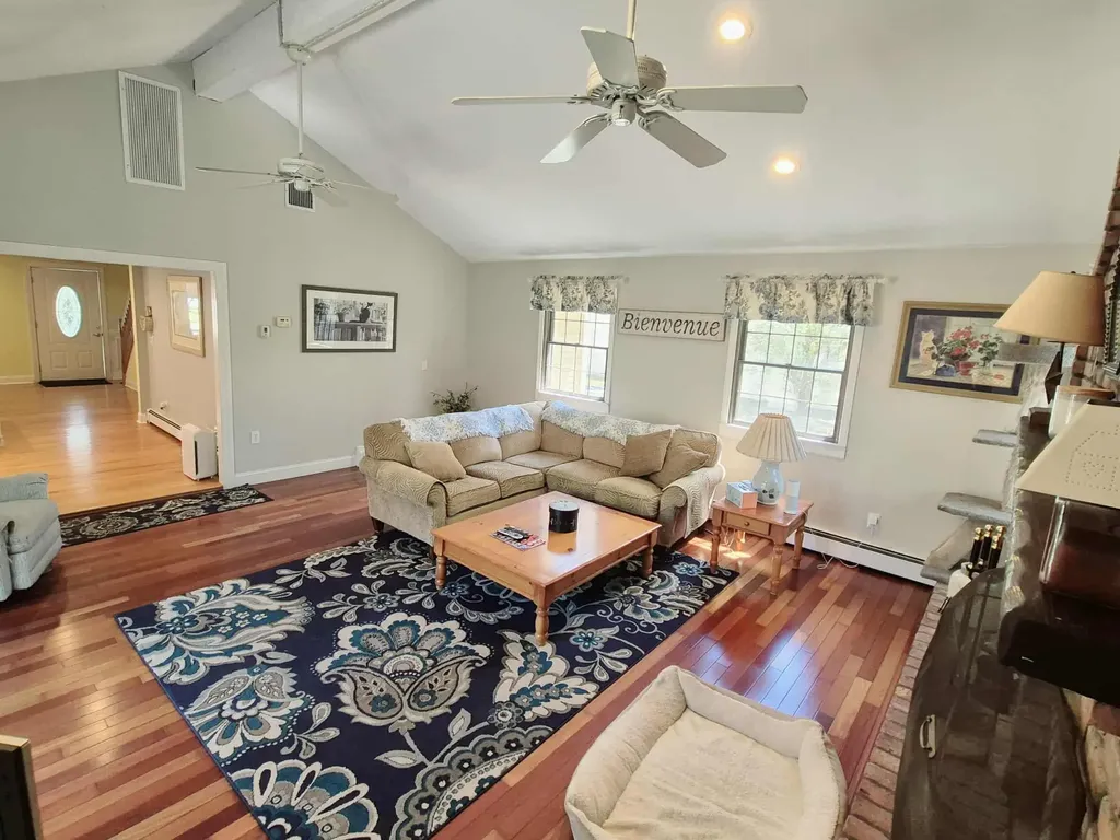88 Sycamore Circle Stony Brook NY 11790