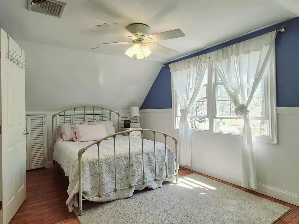 88 Sycamore Circle Stony Brook NY 11790