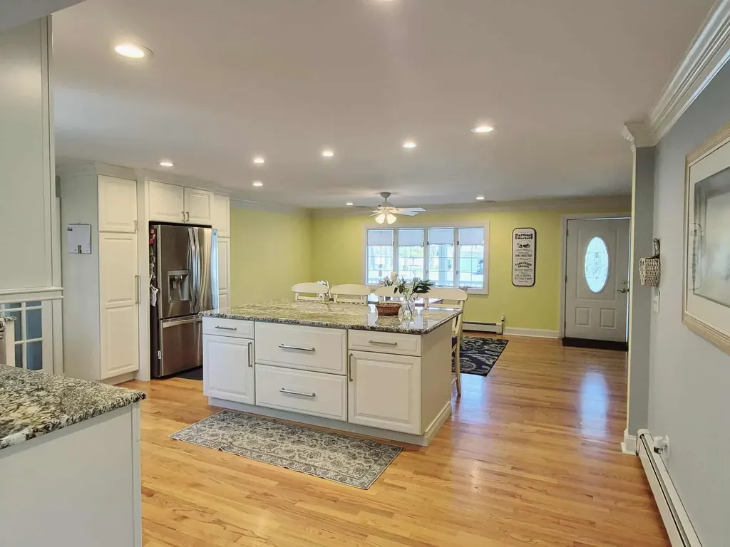 88 Sycamore Circle Stony Brook NY 11790