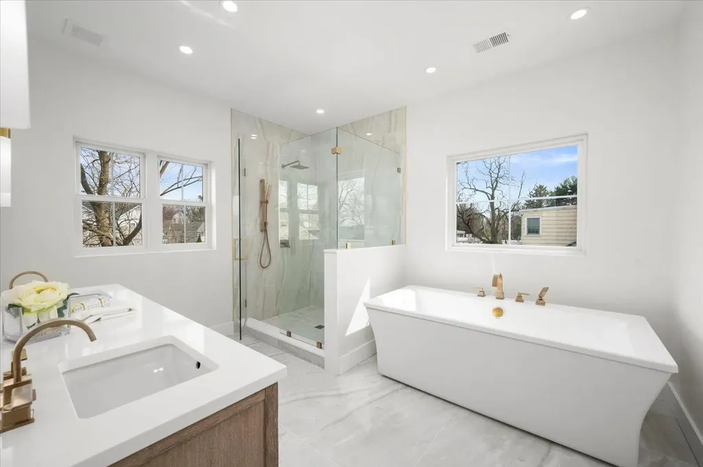 4 Manger Circle Pelham NY 10803