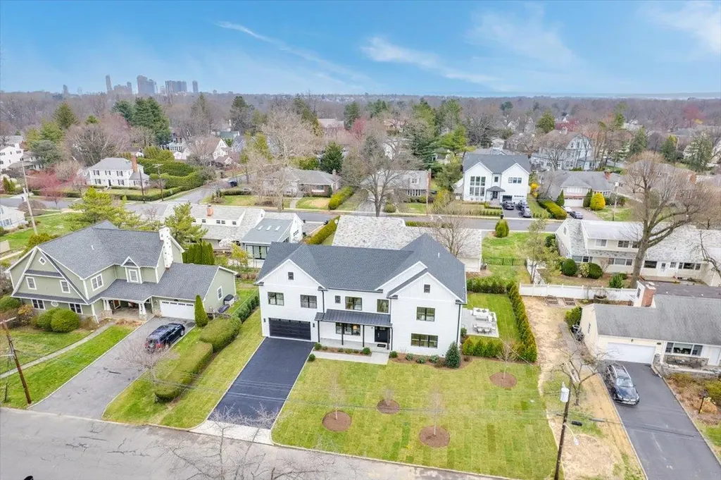 4 Manger Circle Pelham NY 10803