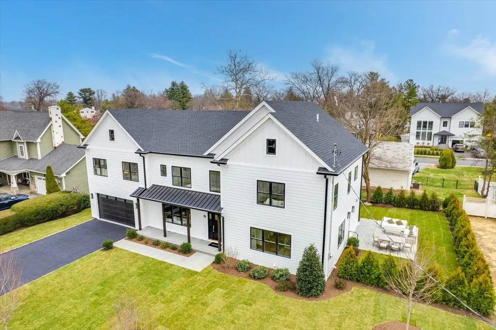 4 Manger Circle Pelham NY 10803
